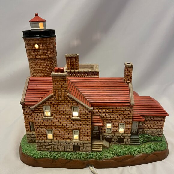 Lefton Limited Edition 1999 Old Mackinac Point Lighted Lighthouse – Original Box - Picture 4 of 15